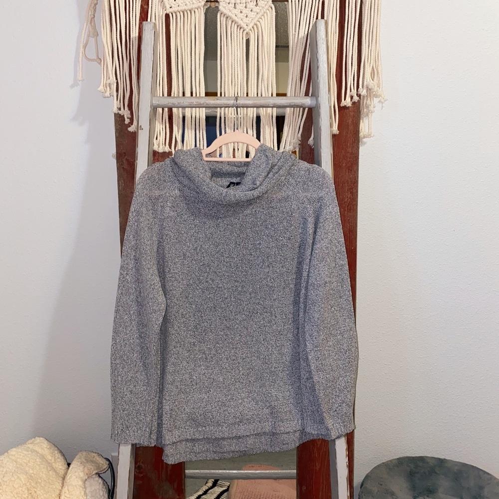 Gray Ethyl Sweater Size Medium